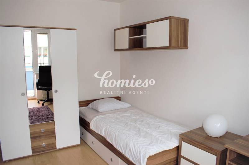 RENT Three bedroom apartment + garage Nitra