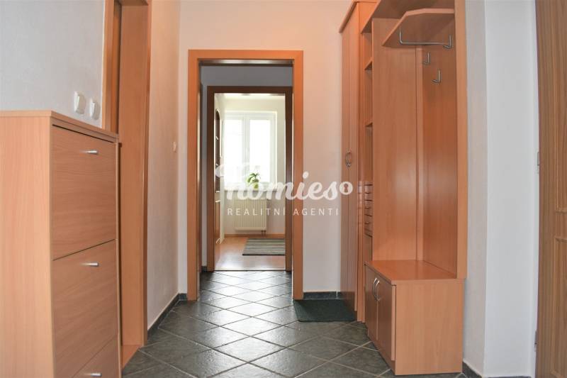 RENT Three bedroom apartment + garage Nitra