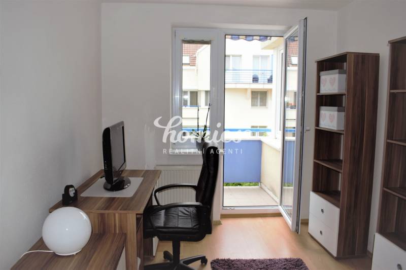 RENT Three bedroom apartment + garage Nitra