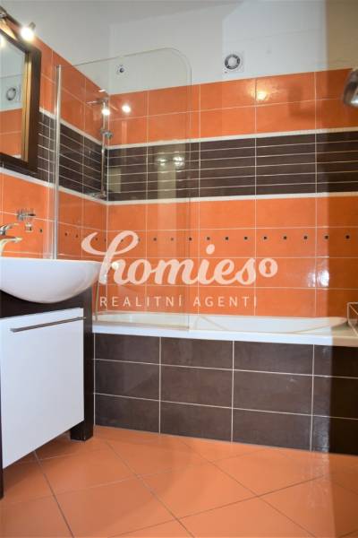 RENT Three bedroom apartment + garage Nitra