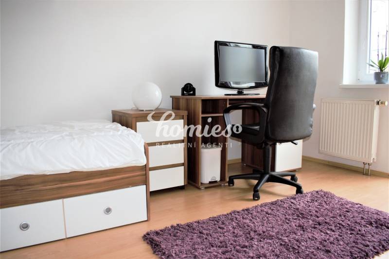 RENT Three bedroom apartment + garage Nitra