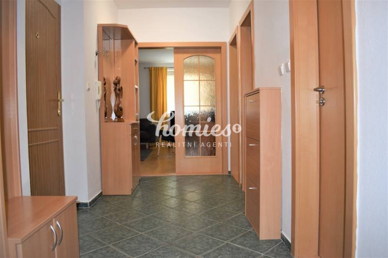RENT Three bedroom apartment + garage Nitra