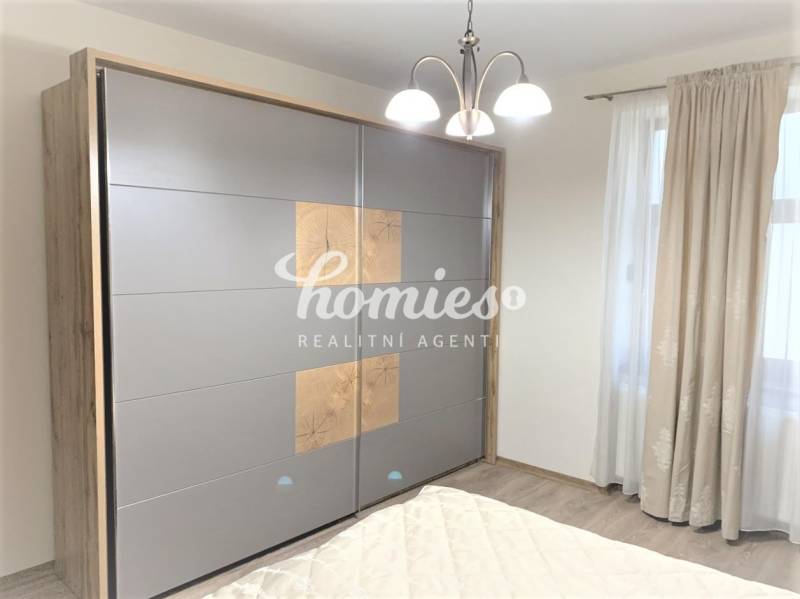 FOR RENT Three bedroom flat with air-conditioning, Nitra center