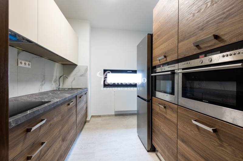 Rent Three bedroom apartment, Three bedroom apartment, Kalinčiakova, N