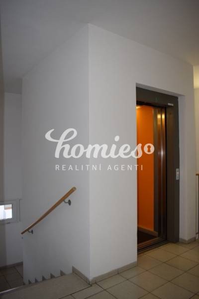 2 bedroom apartment for rent, AC, garage, Botanicka Nitra