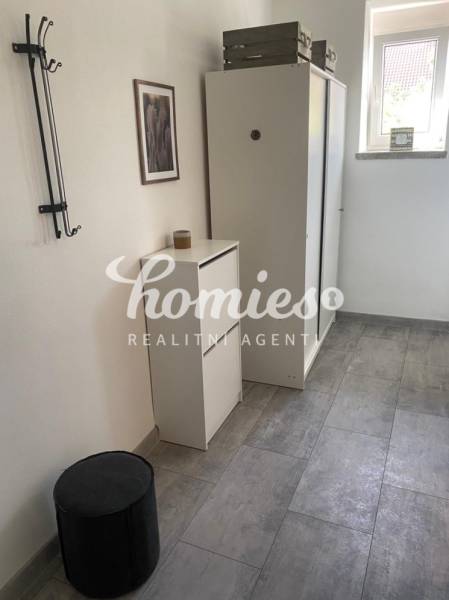 FOR RENT 2-bedroom apartment with the atmosphere of a house, center