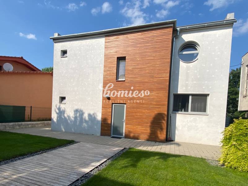 For rent 2-bedroom apartment with garden, in Nitra city center