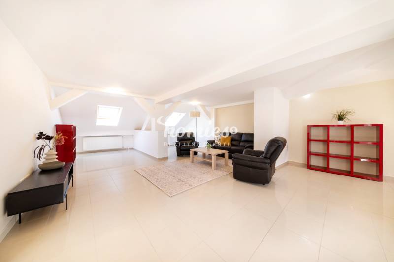 Rent Two bedroom apartment, Two bedroom apartment, Štefánikova trieda,