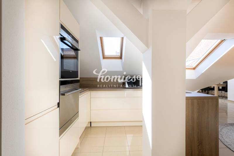 Rent Two bedroom apartment, Two bedroom apartment, Štefánikova trieda,
