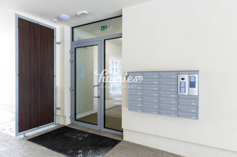 Luxury one bedroom flat with garage for Rent, Nitra - city centrum 