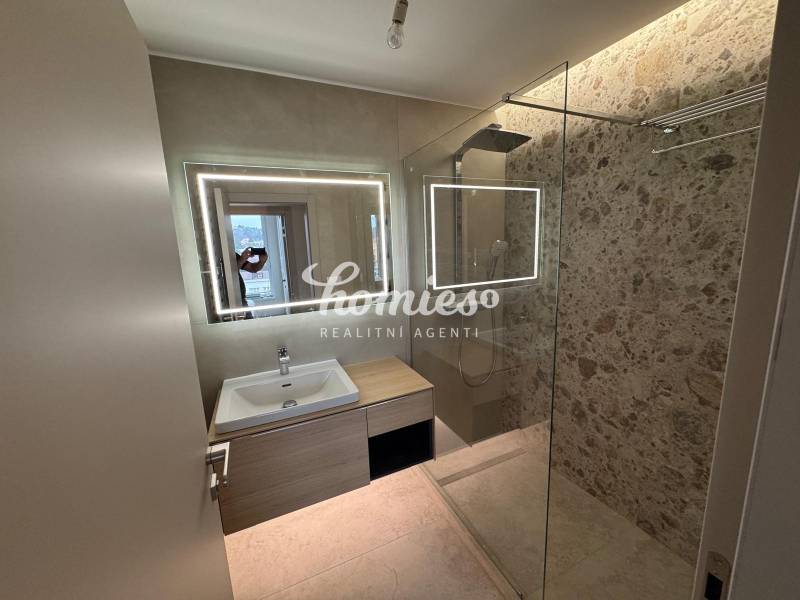 Luxury one bedroom flat with garage for Rent, Nitra - city centrum 