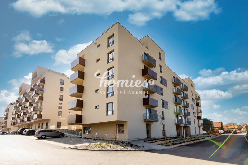 Luxury one bedroom flat with garage for Rent, Nitra - city centrum 
