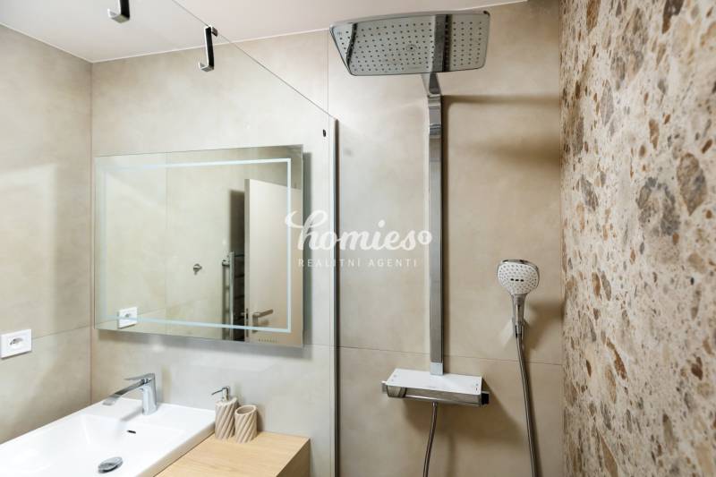 Luxury one bedroom flat with garage for Rent, Nitra - city centrum 