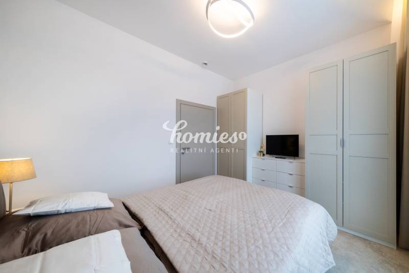 Luxury one bedroom flat with garage for Rent, Nitra - city centrum 