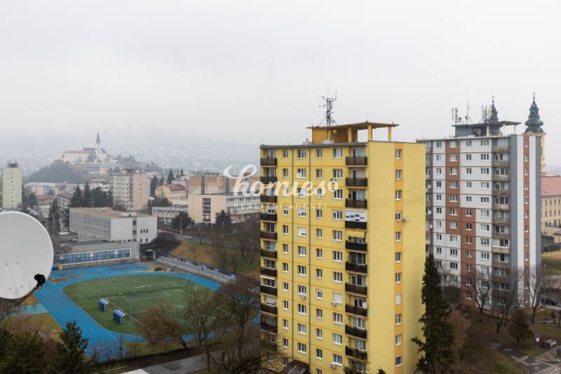 FOR SALE: 3-bed apartment in the city center with a unique city view