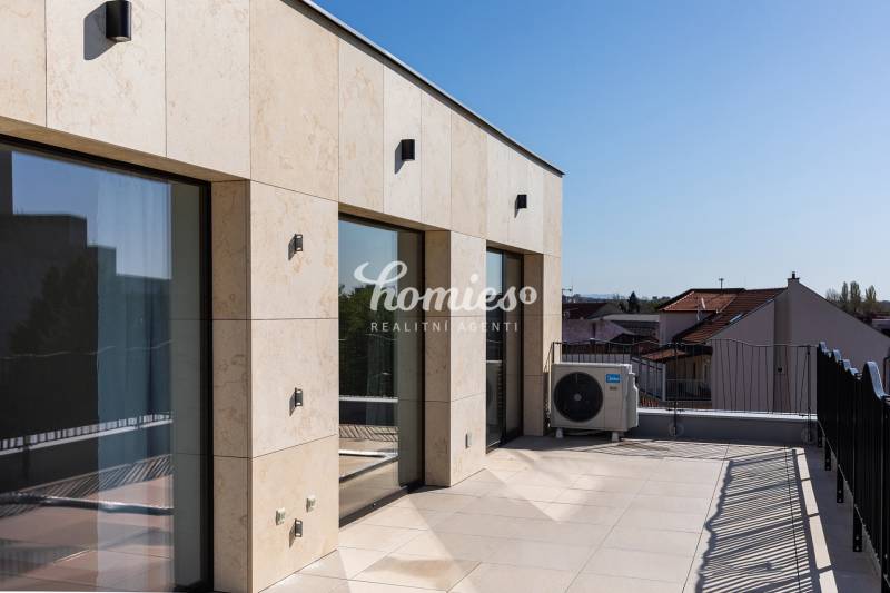 FOR RENT 2-bedroom luxury apartment right in the center of Nitra